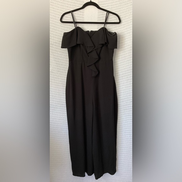 Chelsea28 Black Wide Leg Jumpsuit with Elegant Silhouette - Picture 2 of 7